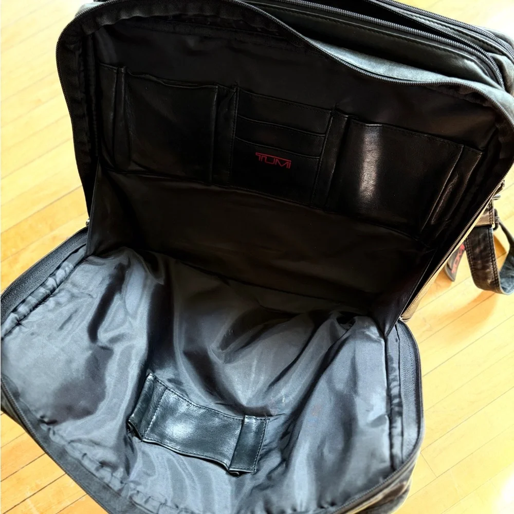 Vintage TUMI Alpha Leather Briefcase Laptop Expandable 9621D3 Messenger Bag